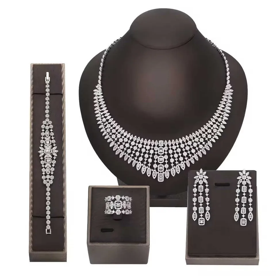 Σετ κοσμημάτων γάμου με κρυστάλλινα πολυτελή