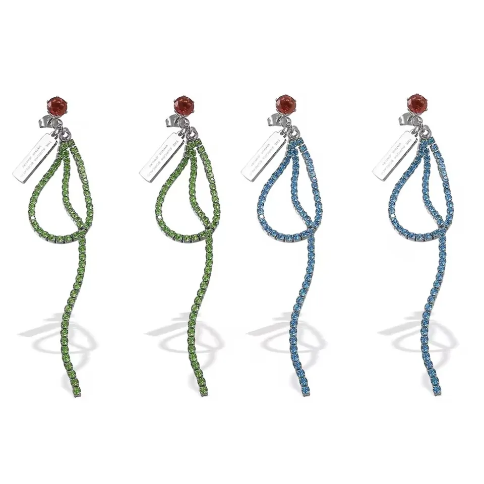 Σκουλαρίκια προσωπικότητας εκατό από ανοξείδωτο ατσάλι