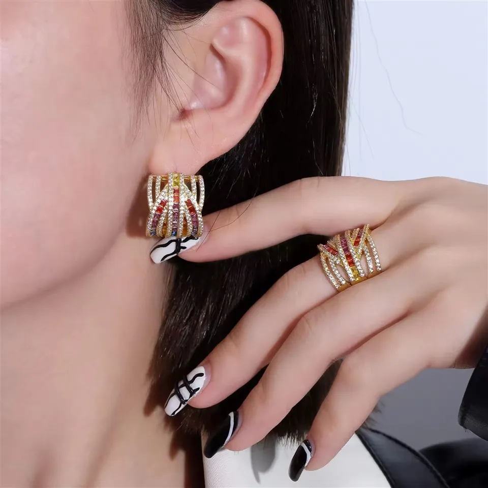 Σετ σκουλαρίκια με δαχτυλίδι ζιργκόν